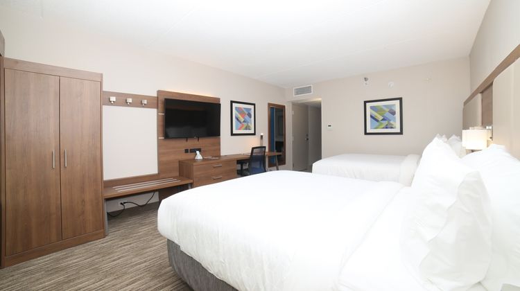 Holiday Inn Express Naperville Room