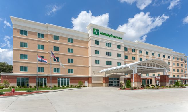 Holiday Inn & Suites Jefferson City Exterior