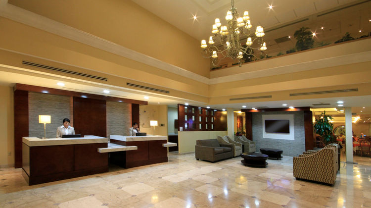 Holiday Inn Monclova Lobby