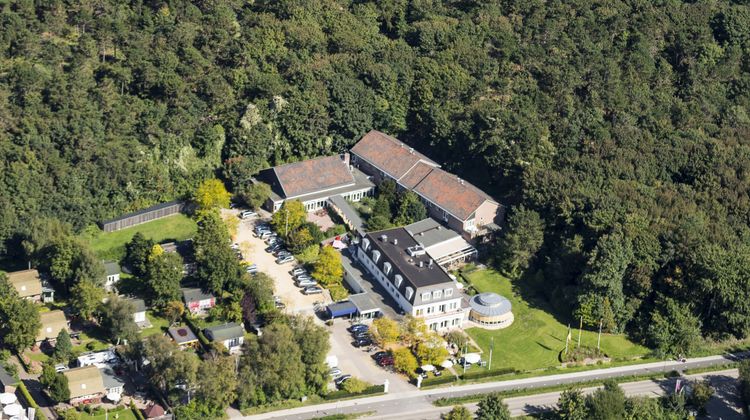 Fletcher Hotel De Witte Raaf Exterior