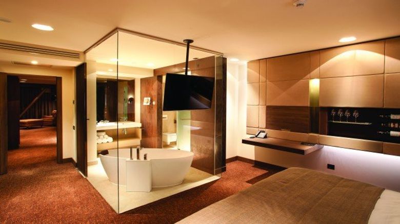 <b>Kronwell Brasov Hotel Room</b>. Images powered by <a href="https://www.leonardoworldwide.com/" title="Leonardo Worldwide" target="_blank">Leonardo</a>.