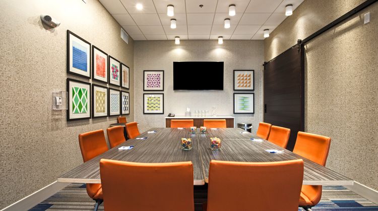 Holiday Inn Express Hotel & Suites Meeting