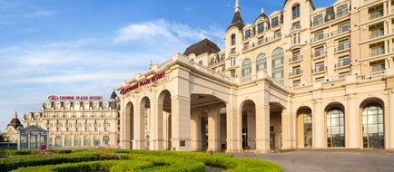Crowne Plaza Qingdao Ocean Spring Resort Exterior