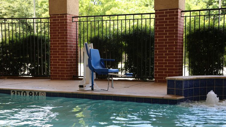 Holiday Inn Express Hotel & Suites Pool