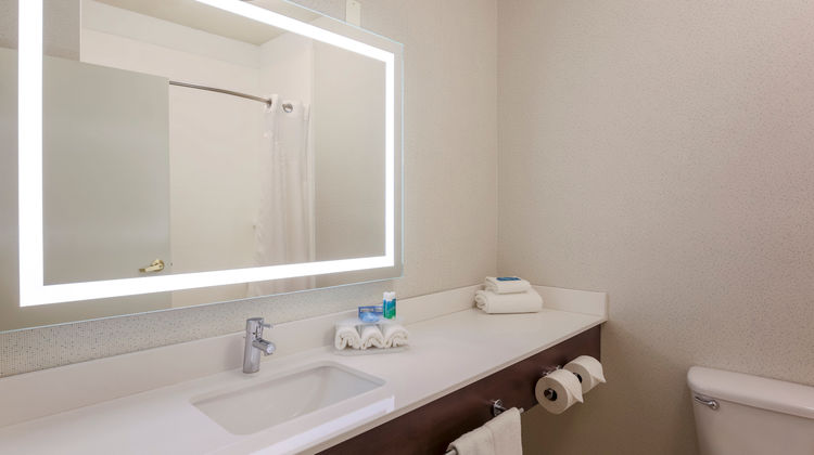 Holiday Inn Express Rochester NE Room