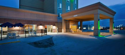 Holiday Inn Lincoln Southwest Exterior