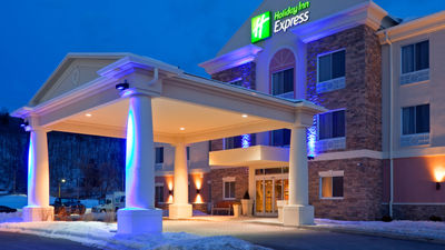 Holiday Inn Express Hotel & Suites