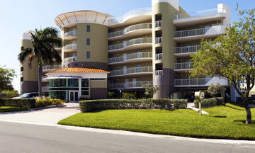 Crystal Palms Beach Resort