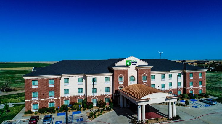 Holiday Inn Express Hotel & Suites Exterior