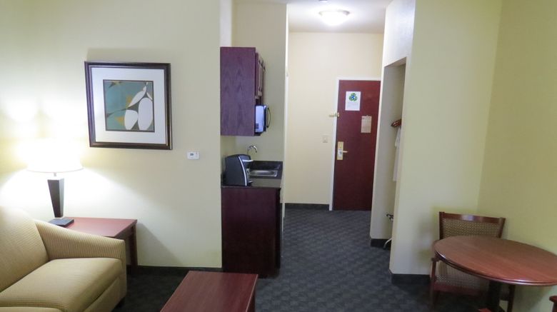 <b>Holiday Inn Express Hotel & Suites Suite</b>. Images powered by <a href="https://www.leonardoworldwide.com/" title="Leonardo Worldwide" target="_blank">Leonardo</a>.