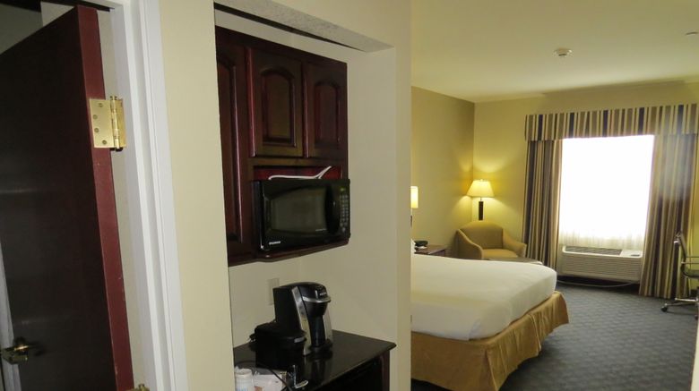 <b>Holiday Inn Express Hotel & Suites Room</b>. Images powered by <a href="https://www.leonardoworldwide.com/" title="Leonardo Worldwide" target="_blank">Leonardo</a>.