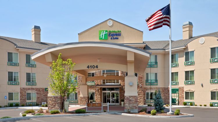 Holiday Inn Express & Suites Nampa Exterior