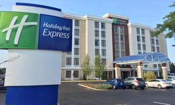 Holiday Inn Express Arlington Heights