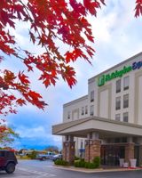 Holiday Inn Express/Suites Fayetteville