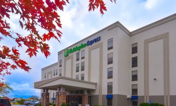 Holiday Inn Express/Suites Fayetteville