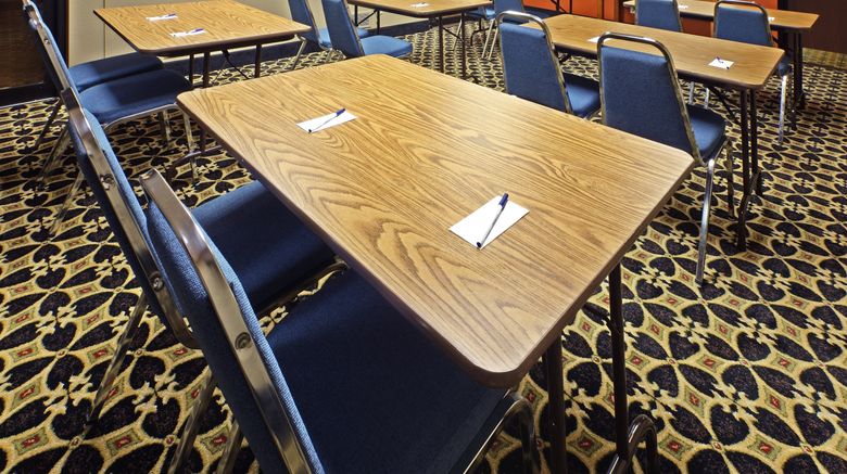 <b>Holiday Inn Express/Suites Fayetteville Meeting</b>. Images powered by <a href="https://www.leonardoworldwide.com/" title="Leonardo Worldwide" target="_blank">Leonardo</a>.