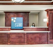 Holiday Inn Express Suites Raceland Lobby