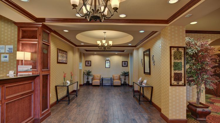 Holiday Inn Express & Suites Altus Lobby