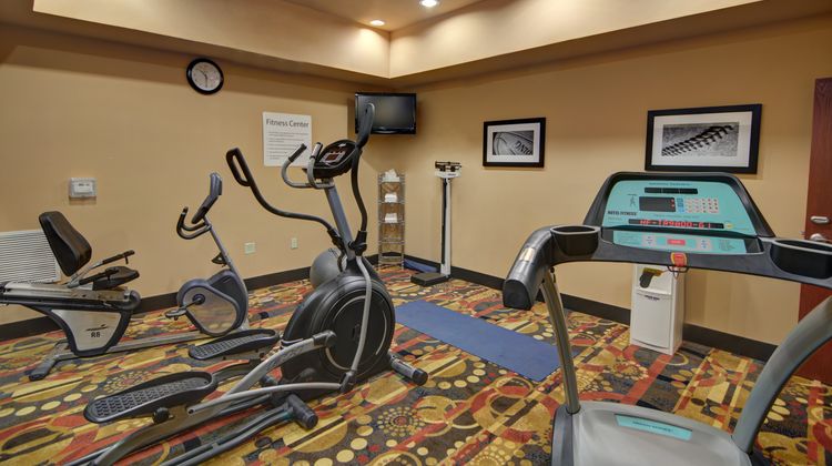 Holiday Inn Express & Suites Altus Health Club