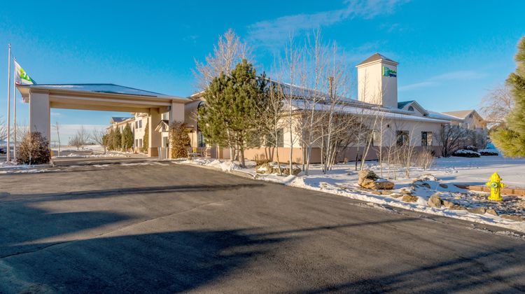 Holiday Inn Express Exterior