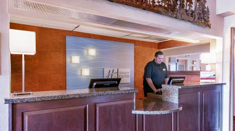 Holiday Inn Express Lobby