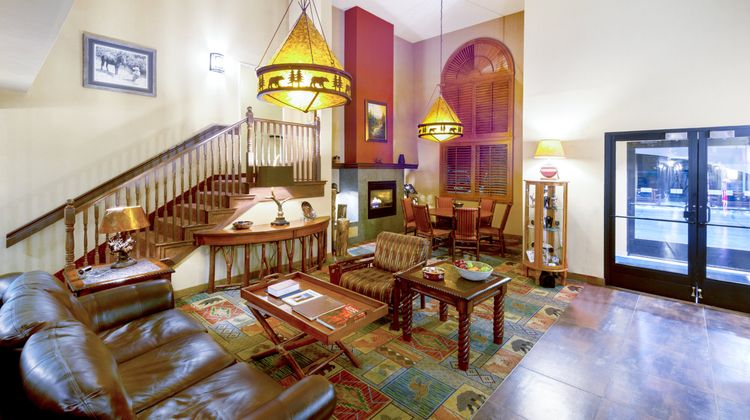 Holiday Inn Express Lobby