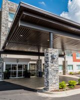 Holiday Inn Express & Suites Commerce