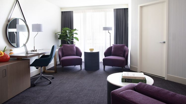Crowne Plaza Perimeter at Ravinia Suite
