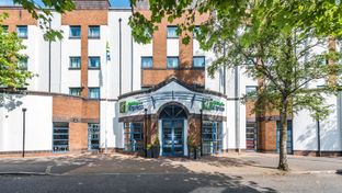 Holiday Inn Express Queens Quarter