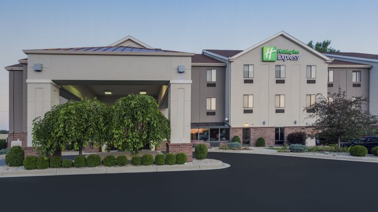 Holiday Inn Express Brookville Exterior