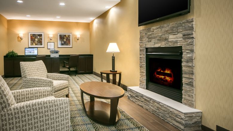 <b>Holiday Inn Express & Suites Clinton Lobby</b>. Images powered by <a href="https://www.leonardoworldwide.com/" title="Leonardo Worldwide" target="_blank">Leonardo</a>.