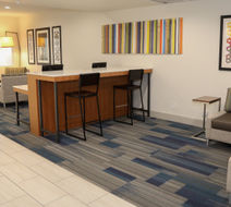 Holiday Inn Express & Suites Lobby