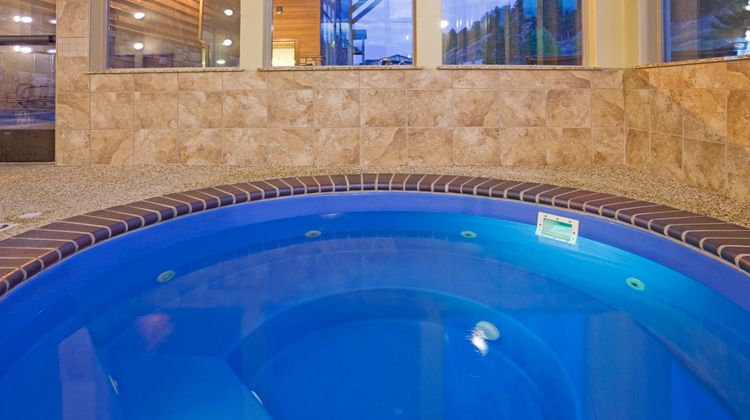 Holiday Inn Express Hotel & Suites Pool