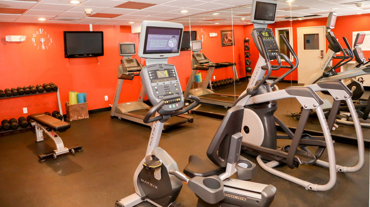 Holiday Inn Express & Suites Health Club