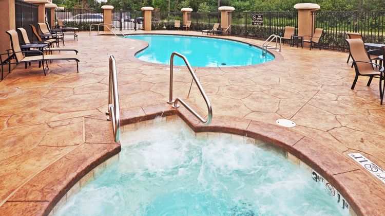 Holiday Inn Express & Suites Durant Pool