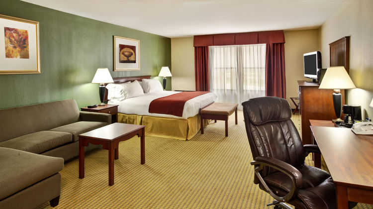Holiday Inn Express Suite