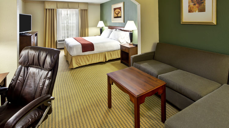 Holiday Inn Express Suite