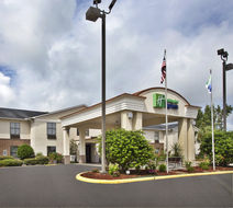 Holiday Inn Express Exterior