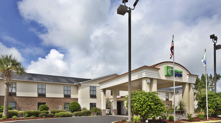 Holiday Inn Express Exterior