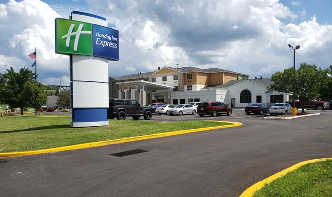 Holiday Inn Express Pittsburgh-North Exterior