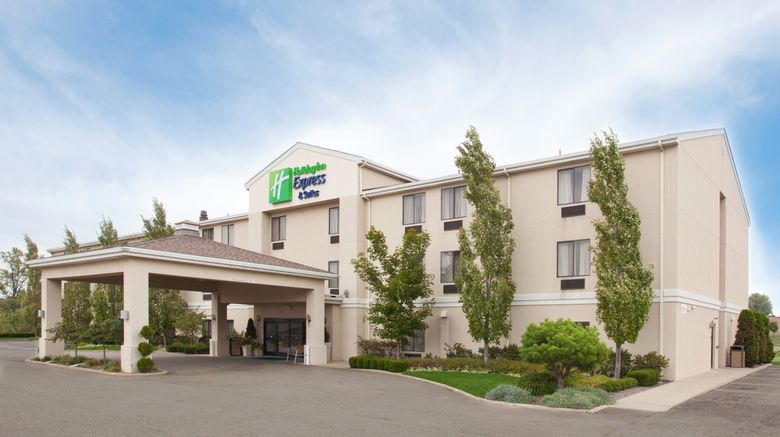 <b>Holiday Inn Express & Suites Alliance Exterior</b>. Images powered by <a href="https://www.leonardoworldwide.com/" title="Leonardo Worldwide" target="_blank">Leonardo</a>.