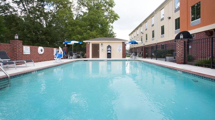 Holiday Inn Express Minden Pool