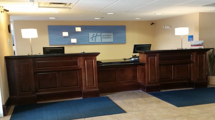 Holiday Inn Express Hotel & Suites Lobby