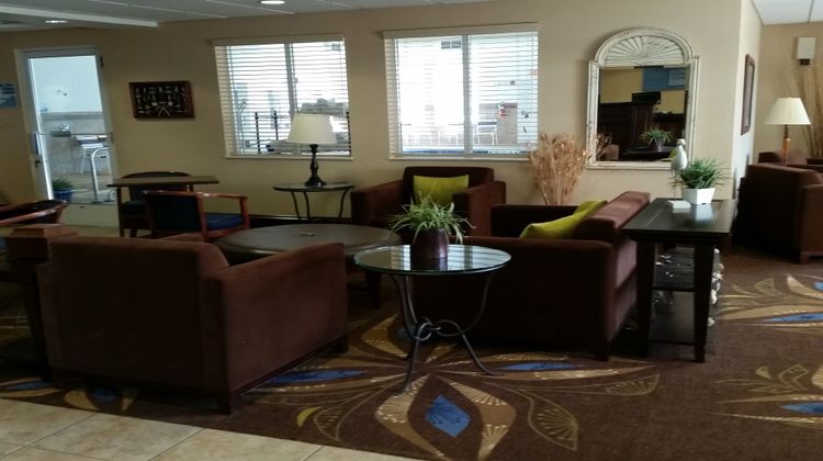 Holiday Inn Express Hotel & Suites Lobby