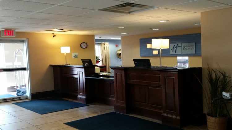 Holiday Inn Express Hotel & Suites Lobby