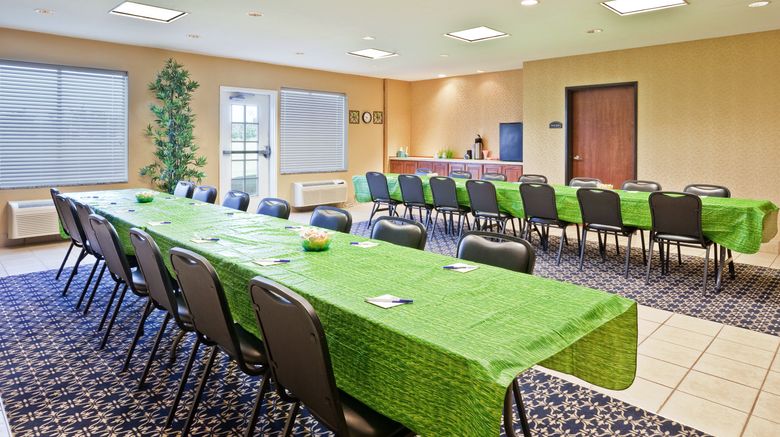 <b>Holiday Inn Express Hotel & Suites Meeting</b>. Images powered by <a href="https://www.leonardoworldwide.com/" title="Leonardo Worldwide" target="_blank">Leonardo</a>.