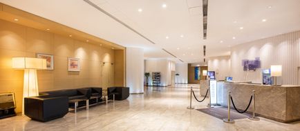 Holiday Inn Express Golden Corridor Exterior