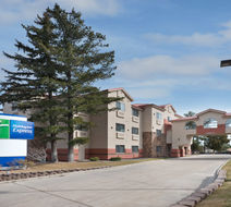 Holiday Inn Express Show Low Exterior