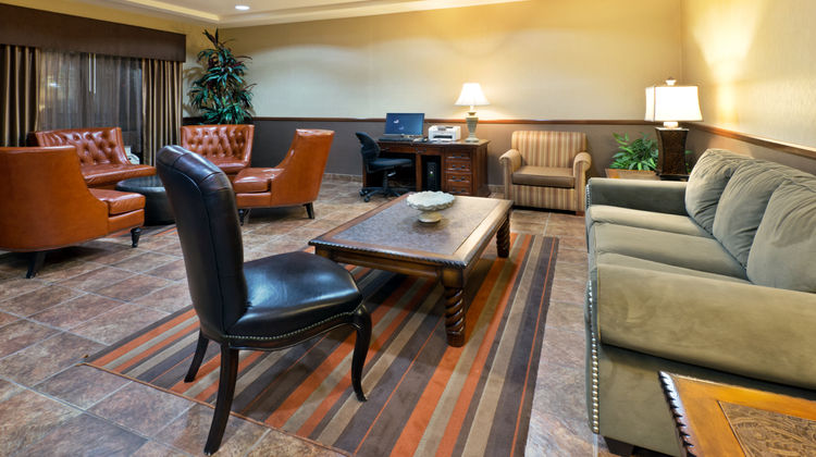 Holiday Inn Express Show Low Lobby
