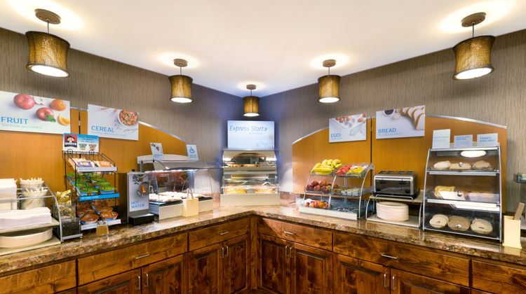 Holiday Inn Express Show Low Restaurant